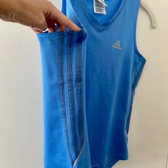 Adidas size S super lightweight top - Picture 2 of 3